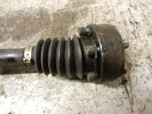 Aandrijfas links-voor van een Volkswagen Golf, Auto-onderdelen, Remmen en Aandrijving, Volkswagen, Gebruikt, 3 maanden garantie