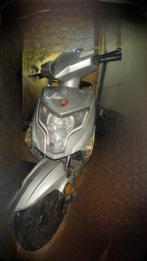 Scooter voor onderdelen, Fietsen en Brommers, Ophalen, Zo goed als nieuw, Klasse A (25 km/u), Benzine