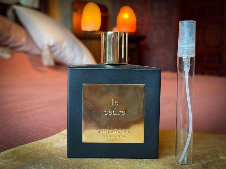 Miller Harris - Le Cèdre sample/decant, Handtassen en Accessoires, Uiterlijk | Parfum, Zo goed als nieuw, Ophalen of Verzenden