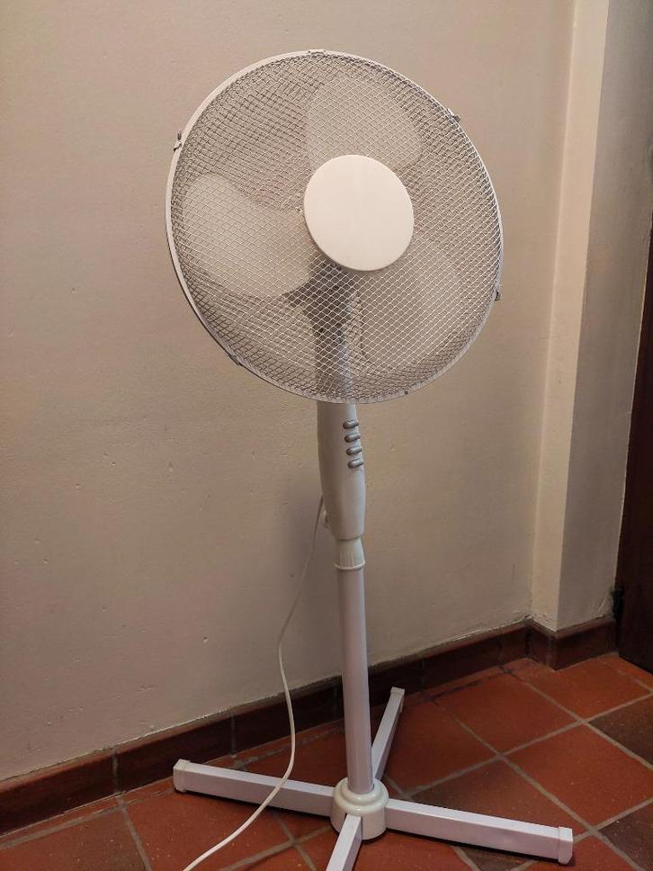Ventilator op voet, Elektronische apparatuur, Ventilatoren, Zo goed als nieuw, Statiefventilator, Ophalen