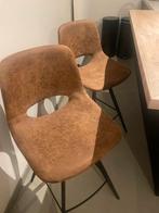 2 barstoelen cognackleur, Huis en Inrichting, Barkrukken, Ophalen, Met voetsteun, Zo goed als nieuw, 90 cm of meer