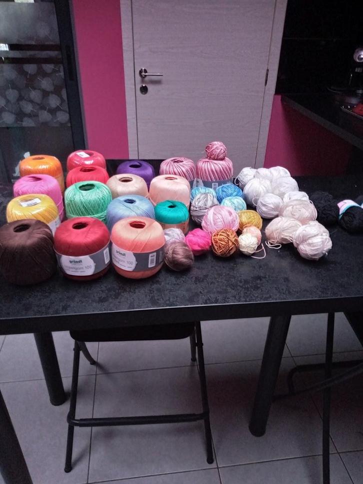 Diverses boules coton mercerisé a crocheter, Hobby & Loisirs créatifs, Tricot & Crochet, Crochet, Enlèvement ou Envoi