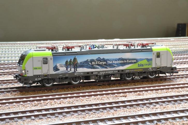 Roco BLS Vectron ( Digitaal ), Hobby en Vrije tijd, Modeltreinen | H0, Zo goed als nieuw, Locomotief, Gelijkstroom, Roco, Ophalen of Verzenden