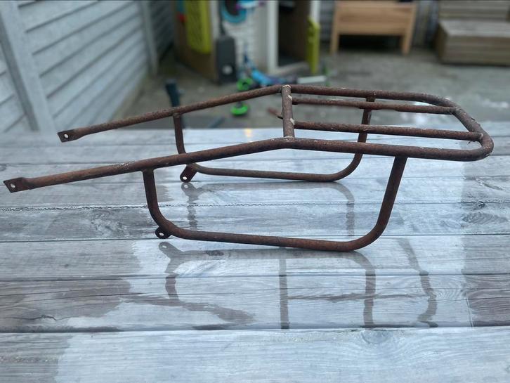 Bagagedrager oldtimer brommer motor jaren ‘50-‘60, Fietsen en Brommers, Brommeronderdelen | Oldtimers, Gebruikt, Overige merken