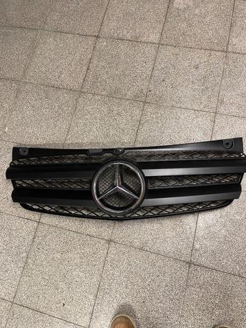 GRILLE voor Mercedes VITO W639 beschikbaar voor biedingen
