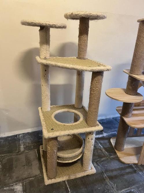 2 stevige krabpalen – €35 per stuk, Dieren en Toebehoren, Krabmeubelen, Zo goed als nieuw, Krabpaal, Ophalen