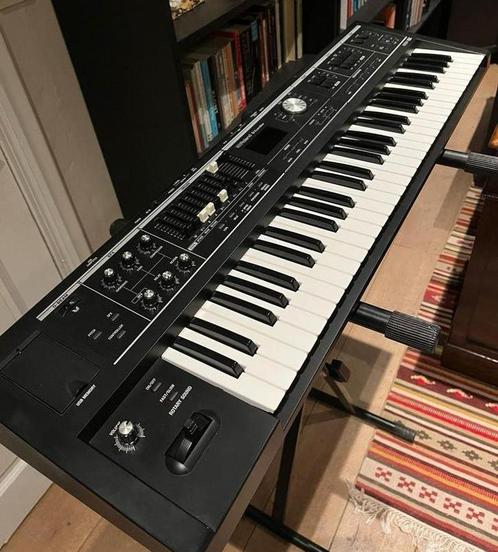 Roland VR-09B Stage Keyboard + tas & stand - in TOPSTAAT, Muziek en Instrumenten, Keyboards, Zo goed als nieuw, 61 toetsen, Roland