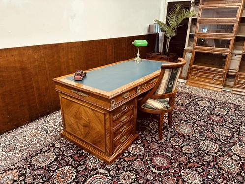 Klassiek Frans Louis XIV Bureau met Achterschot, Antiek en Kunst, Antiek | Kantoor en Zakelijk, Ophalen of Verzenden