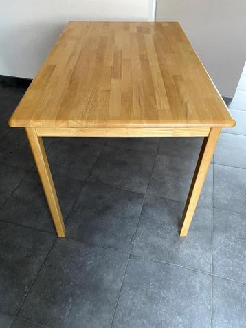 Tafel beschikbaar voor biedingen