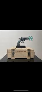 Van Apple — Kunst tegen oorlog — The Black Amex Love Gun, Antiek en Kunst, Ophalen of Verzenden