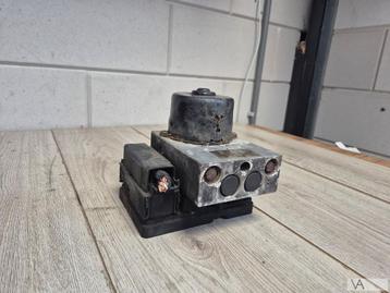 VW Transporter T5 2003 - 2007 abs pomp 7h0614111G €200  beschikbaar voor biedingen