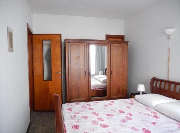 kleerkast, Huis en Inrichting, Kasten | Kleerkasten, Gebruikt, 150 tot 200 cm, 150 tot 200 cm, 50 tot 75 cm, Met deur(en), Met plank(en)