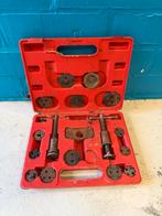 Auto Gereedschap, Ophalen