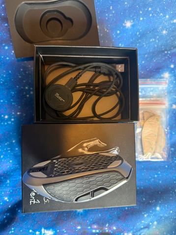 FinalMouse TenZ edition Small, Souris, Comme neuf, Enlèvement, Droitier