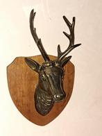Tête de cerf vintage en laiton sur médaillon en chêne, Antiquités & Art, Antiquités | Bronze & Cuivre, Enlèvement ou Envoi, Cuivre