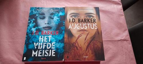 J.D. Barker - Augustus en het vijfde meisje, Boeken, Thrillers, Zo goed als nieuw, Ophalen of Verzenden