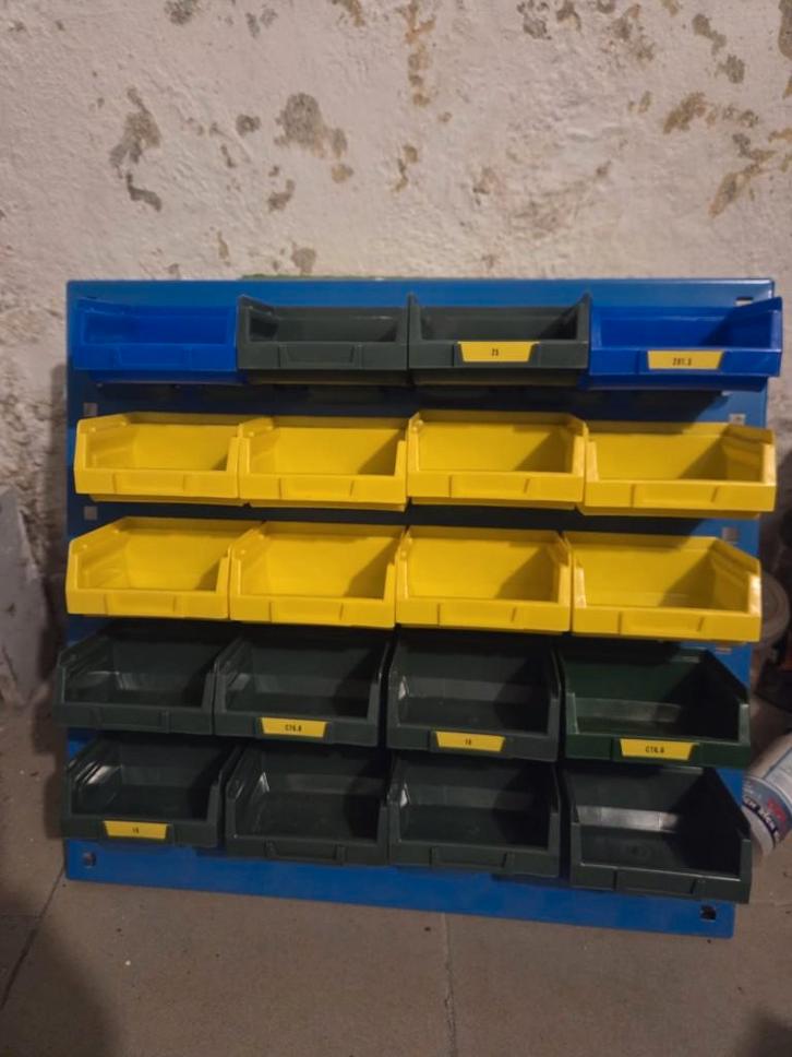 Panneau mural porte-outils avec bacs à bec, Musique & Instruments, Instruments à vent | Flûtes à bec, Utilisé, Enlèvement