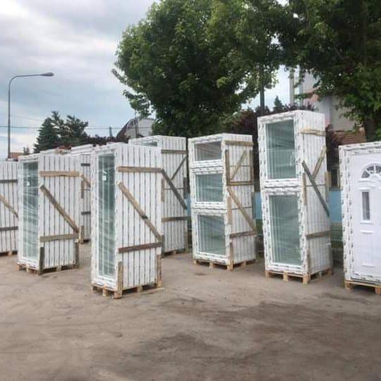 Uitbevoorrading van PVC-kozijnen en deuren grote voorraad, Doe-het-zelf en Bouw, Deuren en Vliegenramen, Nieuw, Ophalen