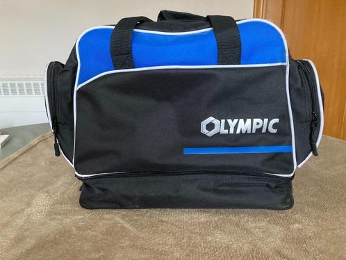 Sporttas met 2 zijvakken en onderaan nog een extra vak met r, Sport en Fitness, Voetbal, Zo goed als nieuw, Overige typen, Ophalen of Verzenden