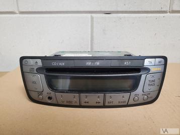 Peugeot 107 Citroen C1 Toyota Aygo radio cd speler met AUX beschikbaar voor biedingen