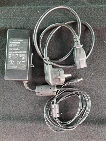 Alimentation AC/DC Adapter mod.: PDN-60-03A input 220V outpu, Enlèvement ou Envoi, Comme neuf