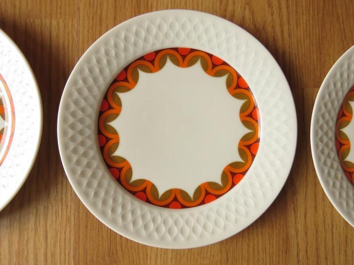 vintage 3 assiettes a dessert motifs géométriques Schirnding, Huis en Inrichting, Keuken | Servies, Zo goed als nieuw, Bord(en)