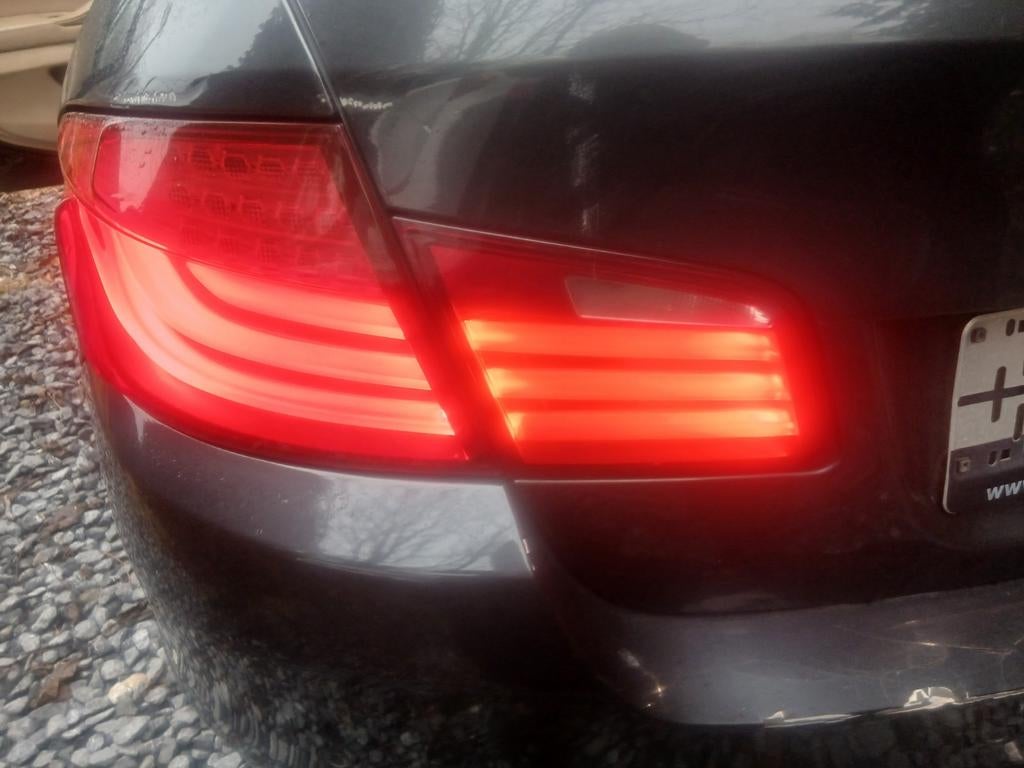 Feu arrière gauche et droite bmw série 5 f10 berline Complet, Autos : Pièces & Accessoires, Éclairage, BMW