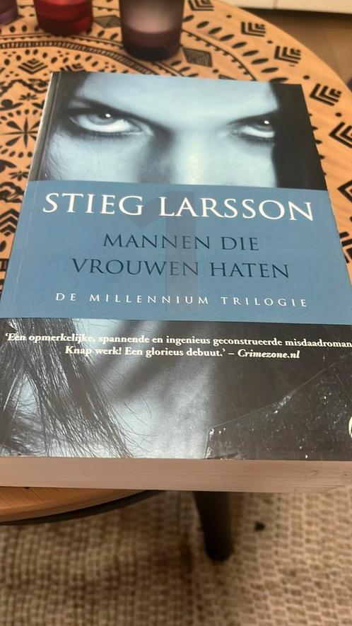 Stieg Larsson - Mannen die vrouwen haten, Livres, Thrillers, Comme neuf, Enlèvement ou Envoi