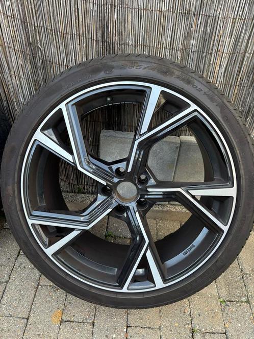 Nette Audi Velgen 21 inch 255/40/21 Met Zomerbanden Pirelli, Auto-onderdelen, Banden en Velgen, Band(en), Zomerbanden, 21 inch