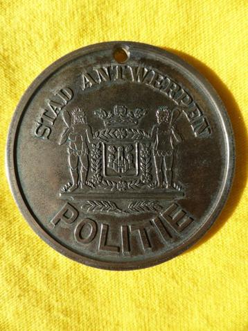 Legitimatiepenning Politie Antwerpen beschikbaar voor biedingen