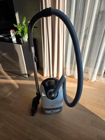 Miele Complete C2 Ecoline Plus stofzuiger beschikbaar voor biedingen