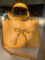 Sac cuir croco de couleur moutarde, Gebruikt, Geel, Leer