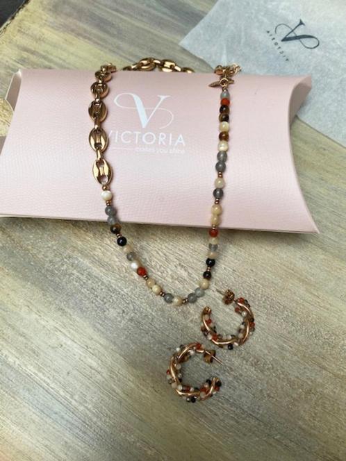 Victoria ketting rosé met steentjes en oorbellen, Handtassen en Accessoires, Kettingen, Nieuw, Overige materialen, Overige kleuren
