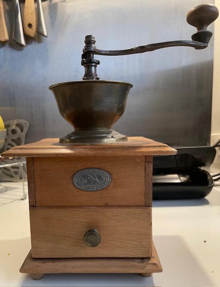 Oude handmatige koffiemolen van Robert Zassenhaus, Antiek en Kunst, Antiek | Keukengerei, Ophalen of Verzenden