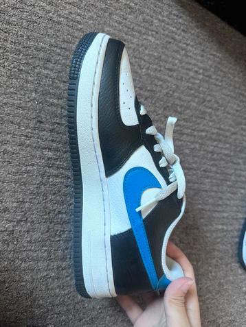 blauw zwart nike airforces  beschikbaar voor biedingen