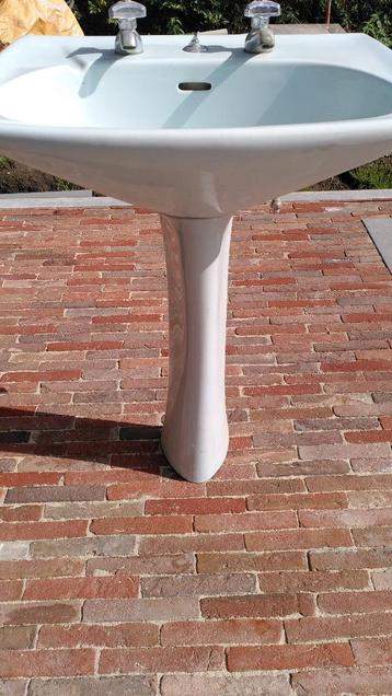 retro wastafels en accessoires beschikbaar voor biedingen