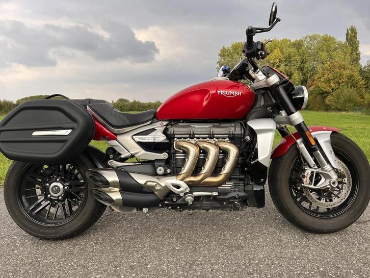 Triumph Rocket 3R   (2021, 9.500 km) 16.500 euro, Motoren, Motoren | Triumph, Particulier, Naked bike, meer dan 35 kW, 3 cilinders
