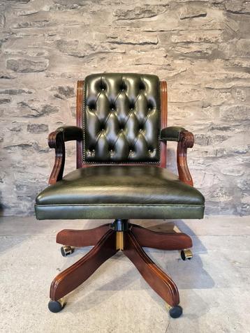 Magnifique chaise de bureau Chesterfield  beschikbaar voor biedingen