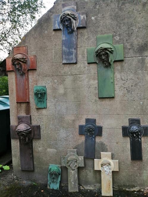 Diversen Staande en Wand Kruisbeelden zie de Omschrijving, Antiek en Kunst, Antiek | Religieuze voorwerpen, Ophalen