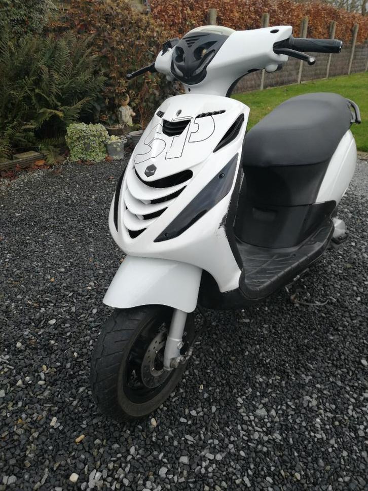 Scooter Piaggio Zip 2000 2 takt, Fietsen en Brommers, Scooters | Piaggio, Gebruikt, Zip, Klasse B (45 km/u), Benzine, Ophalen