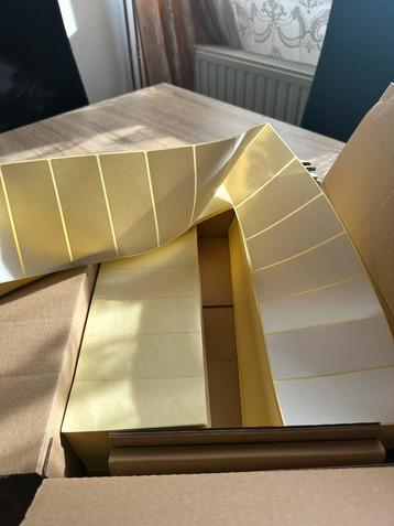 Carton de 7000 étiquettes thermiques beschikbaar voor biedingen