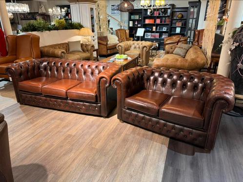 Gave originele engelse chesterfield Bankstel 3+2 bruin salon, Antiek en Kunst, Antiek | Meubels | Stoelen en Sofa's, Ophalen of Verzenden