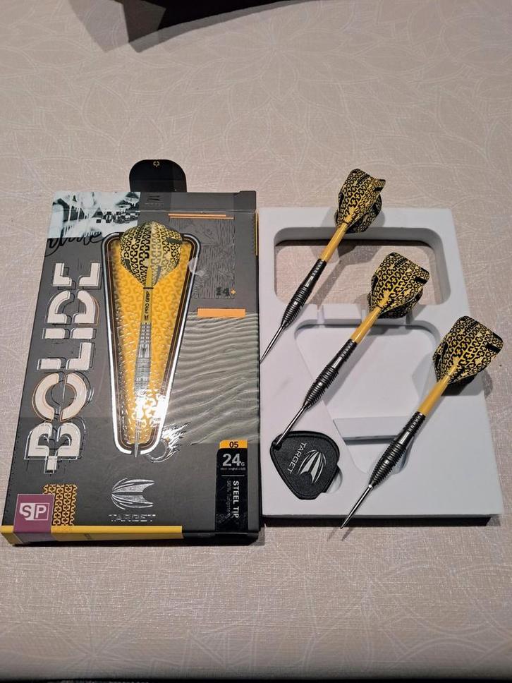 Target Bolide 05 24gr., Sport en Fitness, Darts, Zo goed als nieuw, Flights, Ophalen of Verzenden