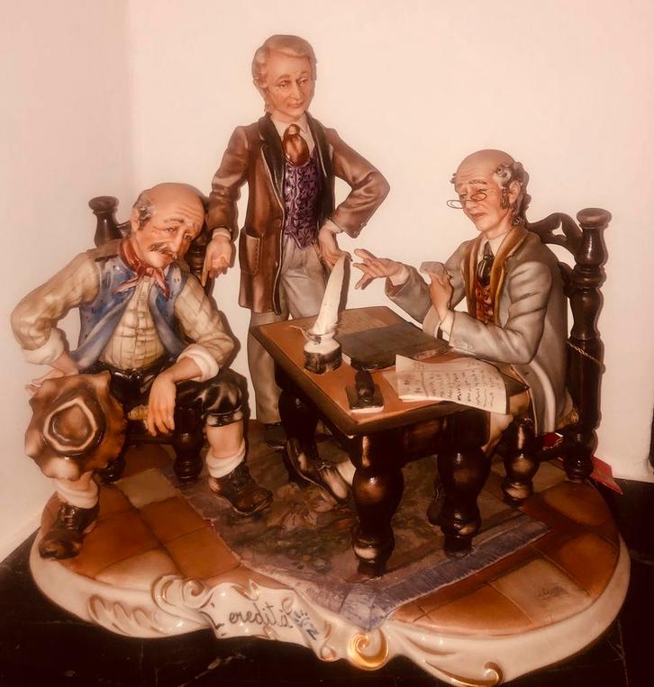 De erfenis, gave beeldengroep porselein Capodimonte vintage, Verzamelen, Beelden en Beeldjes, Nieuw, Mens, Ophalen