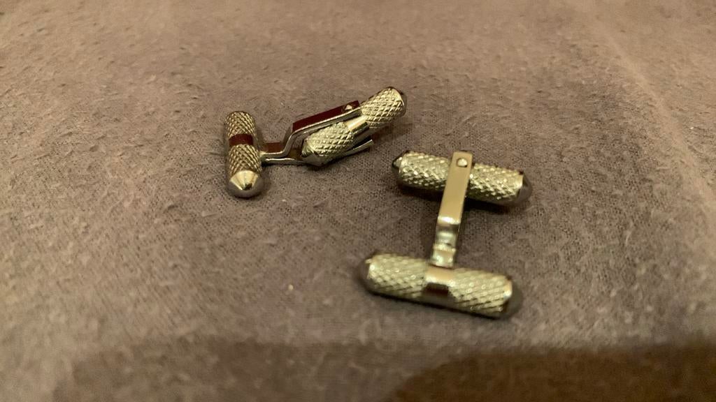 Boutons de manchette argentés, Enlèvement ou Envoi, Comme neuf, Autres matériaux