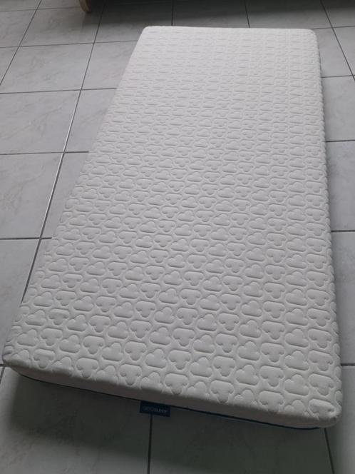 Matelas + surmarelas AeroSleep pour lit de bébé, Kinderen en Baby's, Kinderkamer | Bedden, Gebruikt, Minder dan 140 cm, Minder dan 70 cm