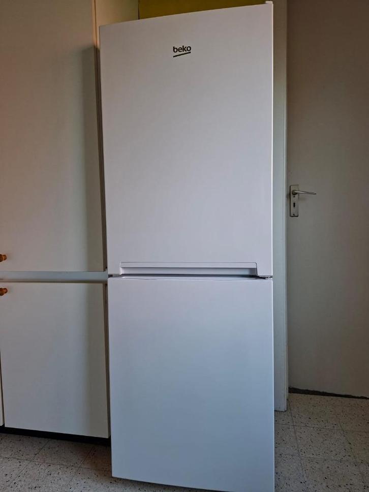 koelkast met diepvries, in perfecte staat, Elektronische apparatuur, Koelkasten en IJskasten, Zo goed als nieuw, Met aparte vriezer