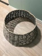 Kerstboomrok, riet 28cm h en diameter 0,50 boven 0,69 onder, Diversen, Ophalen, Zo goed als nieuw