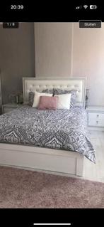 DRINGEND WEG Bed met opbergruimte en nachtkastjes, Huis en Inrichting, Ophalen, Gebruikt, Tweepersoons