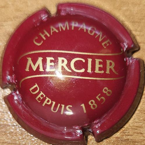 Capsule Champagne MERCIER Bordeaux foncé & or mat nr 29, Collections, Vins, Neuf, Champagne, France, Enlèvement ou Envoi